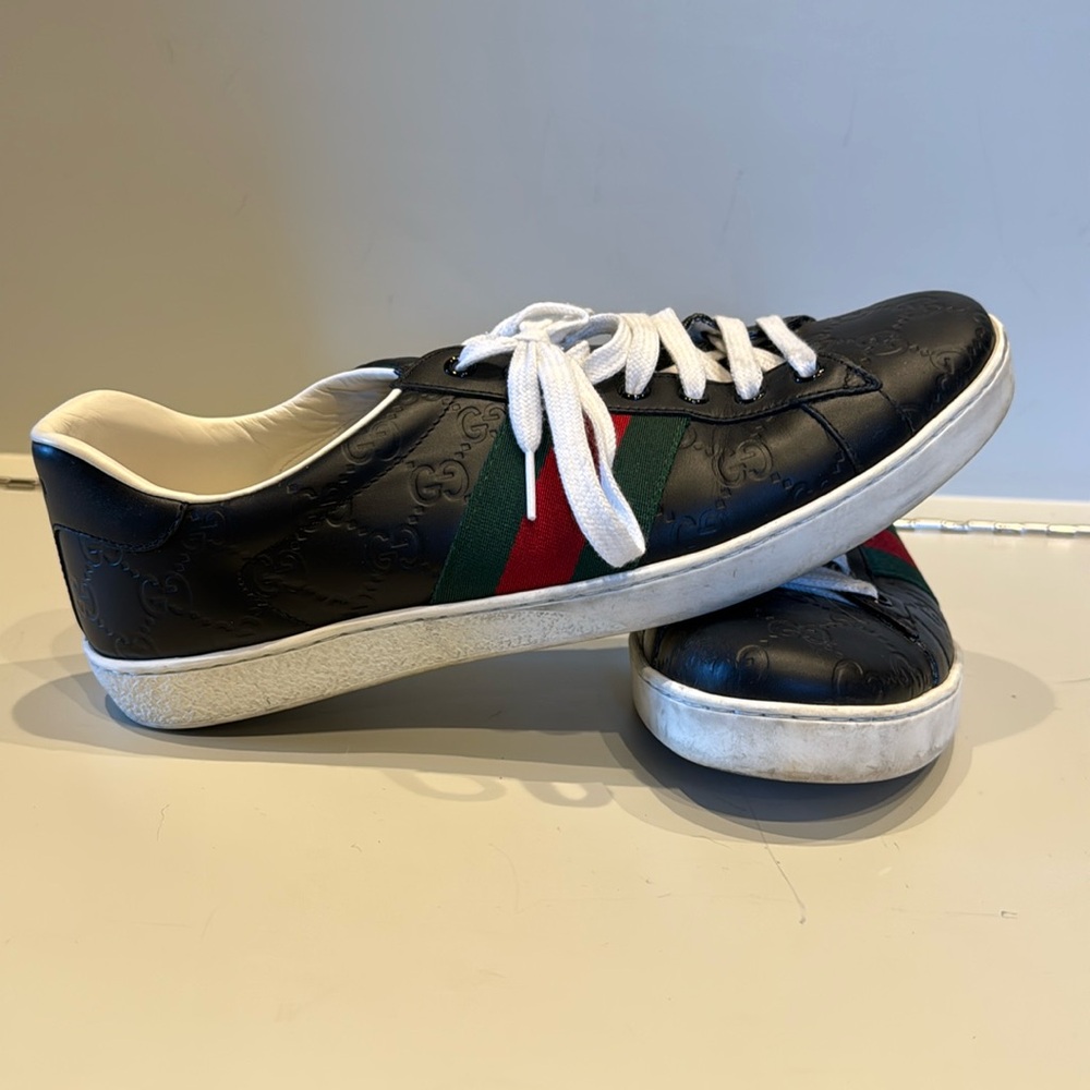 Men’s Gucci sneakers size 9.5